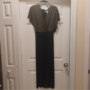 London Times Formal Jumpsuit with Metallic V Neck Top and Flowing Pants Size 8